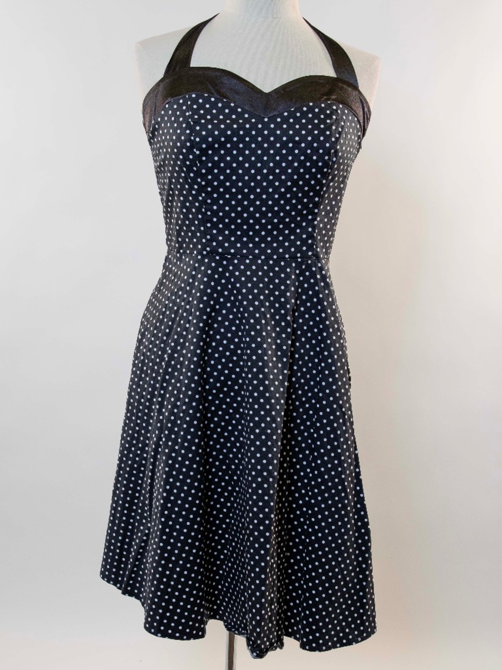 Dress Tells XL Polka Dot Halter Dress